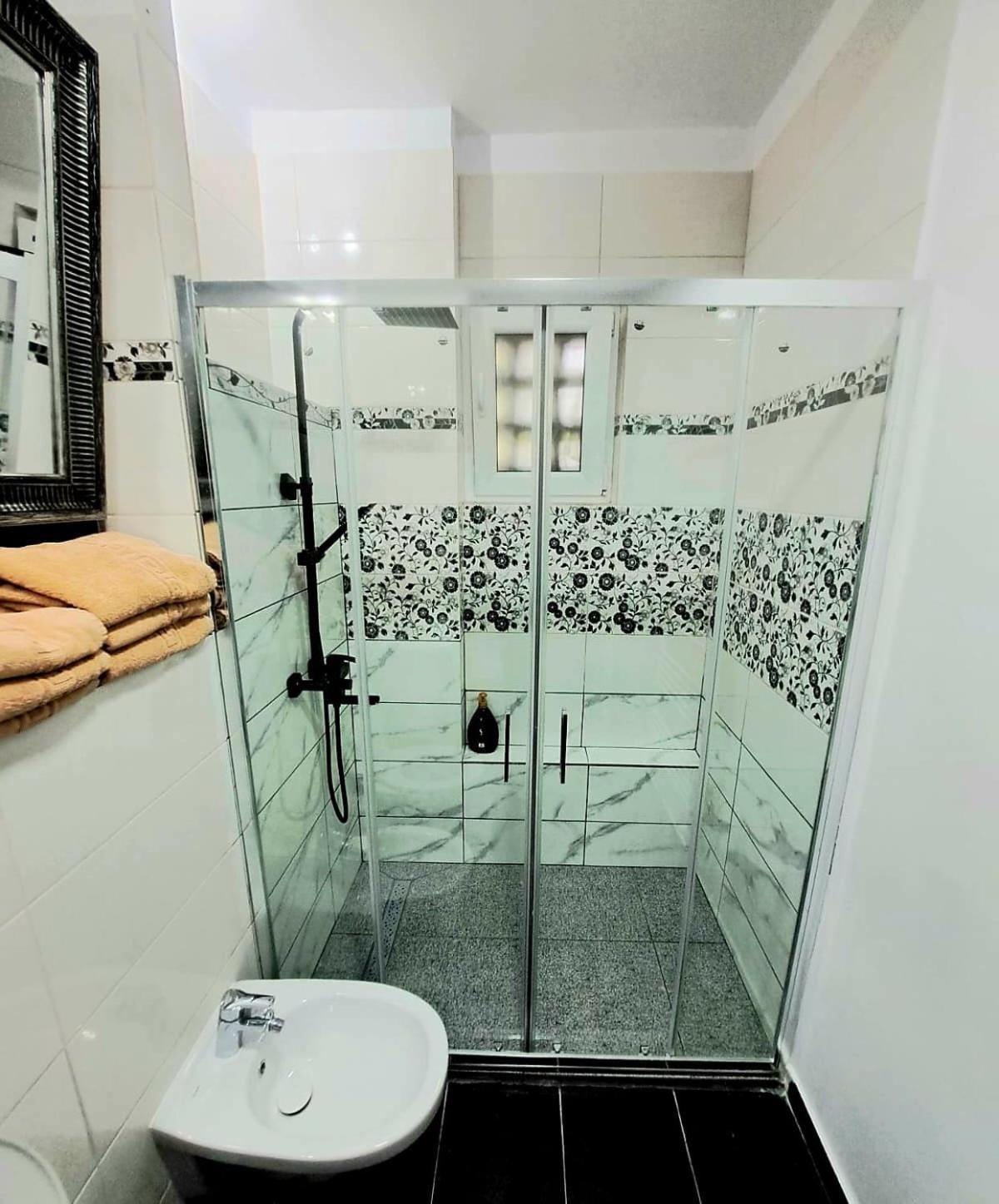 Apartament 3 Camere Hd ฮูเนโดอารา ภายนอก รูปภาพ